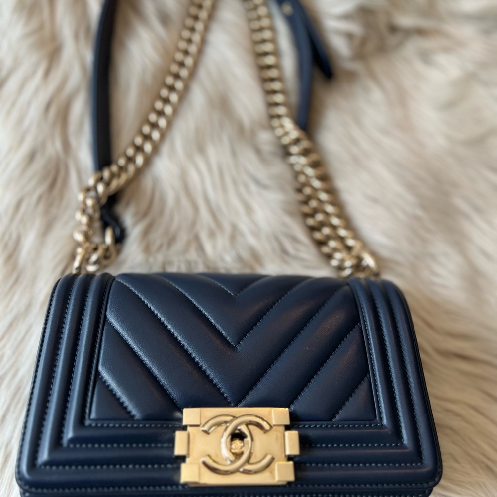 Chanel boy small
